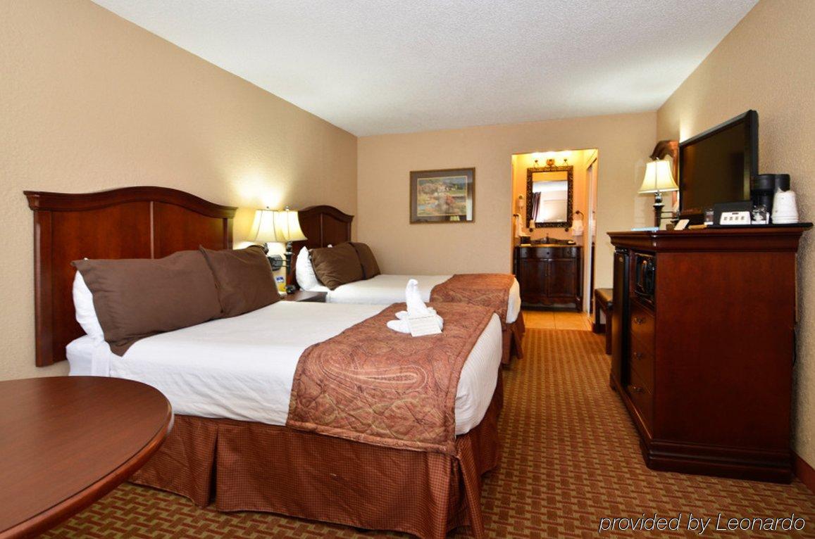 Best Western Plus Landing View Inn & Suites Branson Room photo